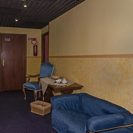 Hotel Rex Lucca Bagian luar foto