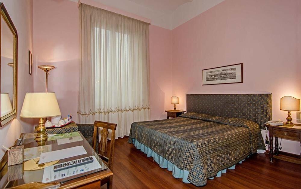 Hotel Rex Lucca Bagian luar foto