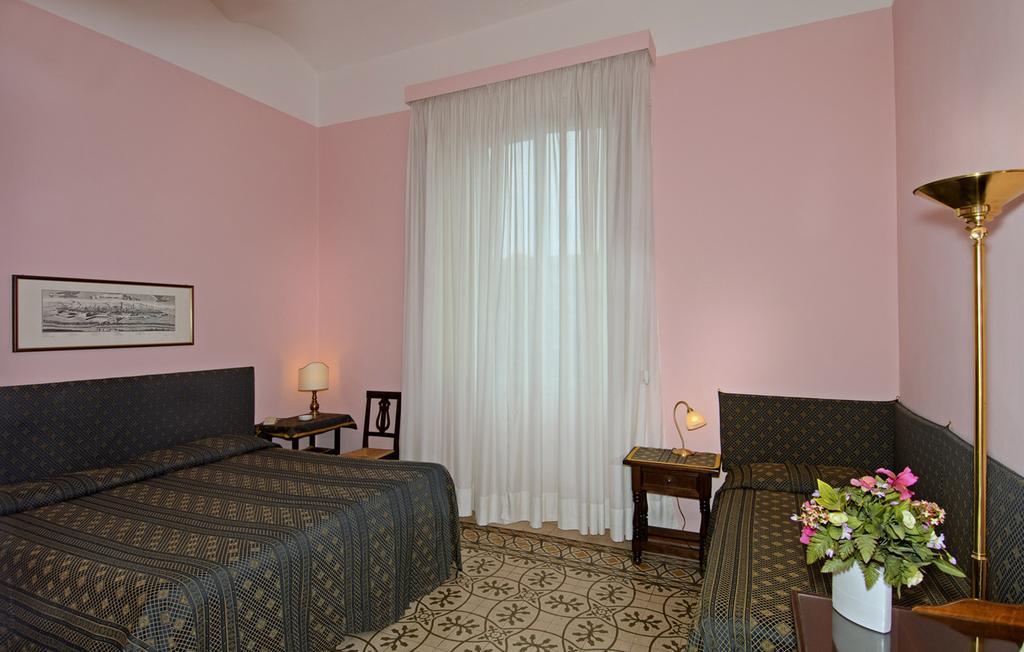 Hotel Rex Lucca Ruang foto