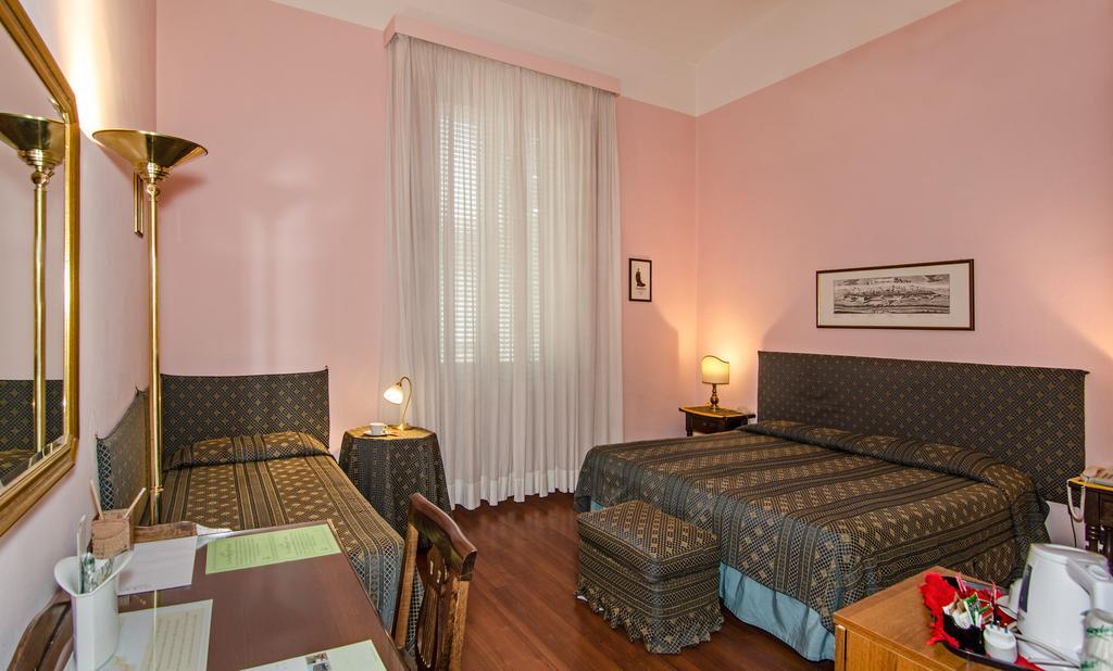 Hotel Rex Lucca Ruang foto