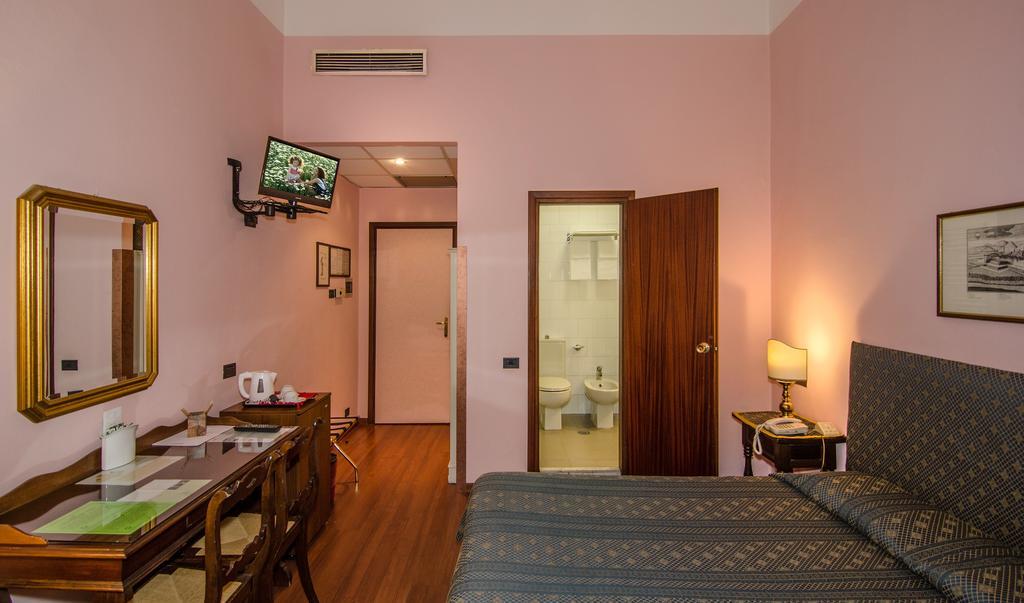 Hotel Rex Lucca Ruang foto