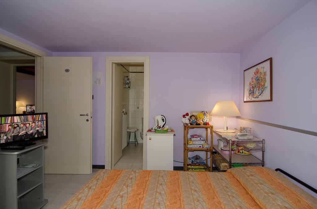 Hotel Rex Lucca Bagian luar foto