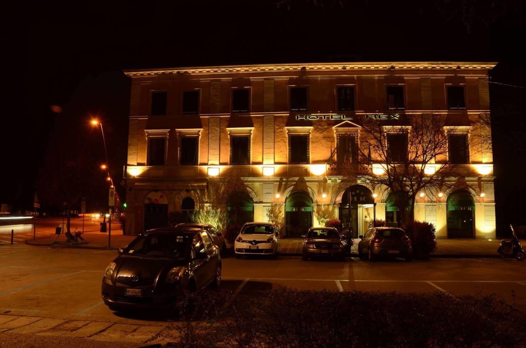 Hotel Rex Lucca Bagian luar foto