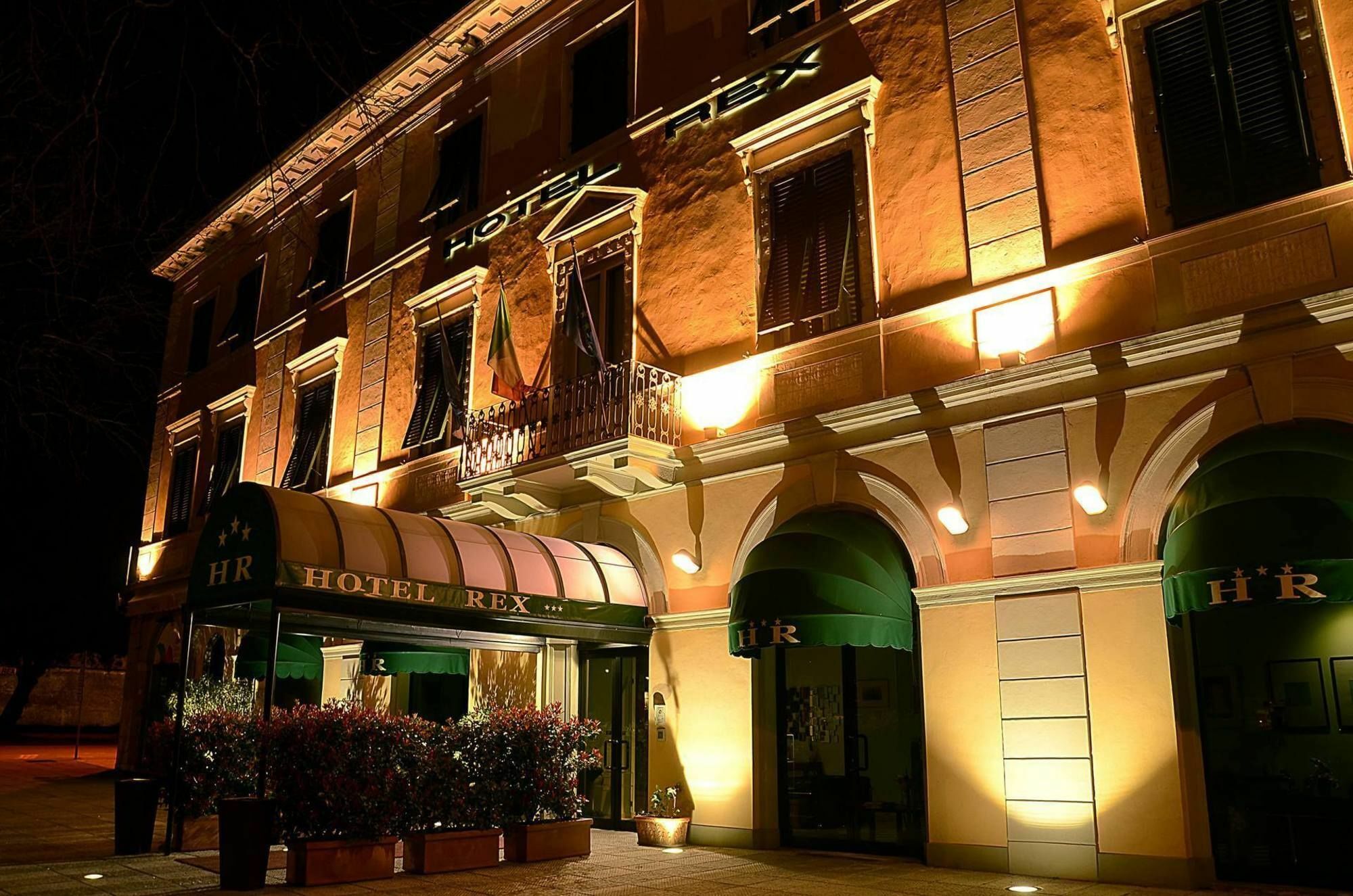 Hotel Rex Lucca Bagian luar foto